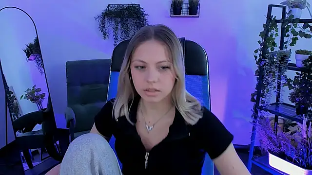 Snapshot of BlossomVibe chatting on 04.01.26 BlossomVibe online show from 04.01.26