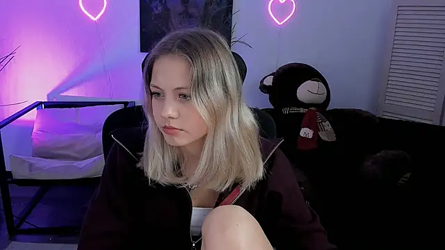 Snapshot of BlossomVibe chatting on 04.12.26 BlossomVibe online show from 04.12.26