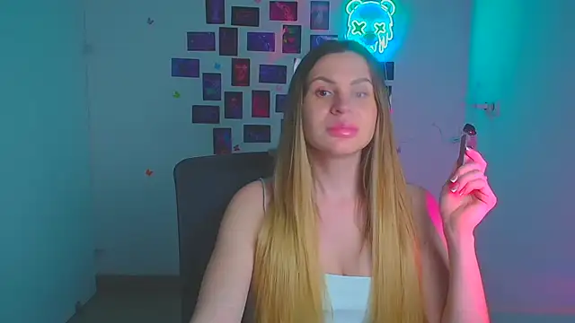 Kira raaaa online show from 04.20.26