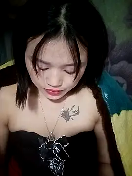 Snapshot of Eli18 chatting on 04.01.26 Eli18 online show from 04.01.26