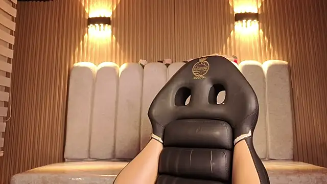 Snapshot of Melannyy_V chatting on 03.25.26 Melannyy V online show from 03.25.26