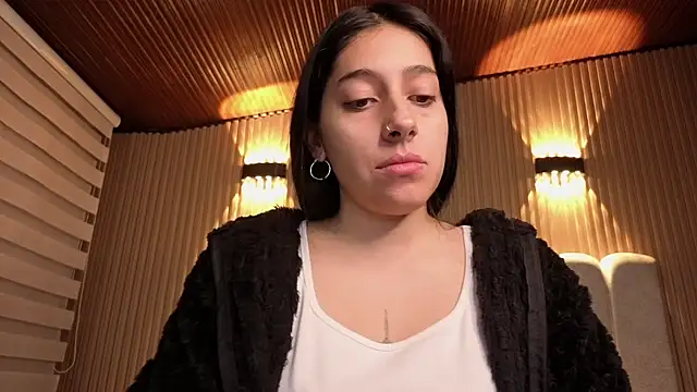 Snapshot of Melannyy_V chatting on 04.08.26 Melannyy V online show from 04.08.26