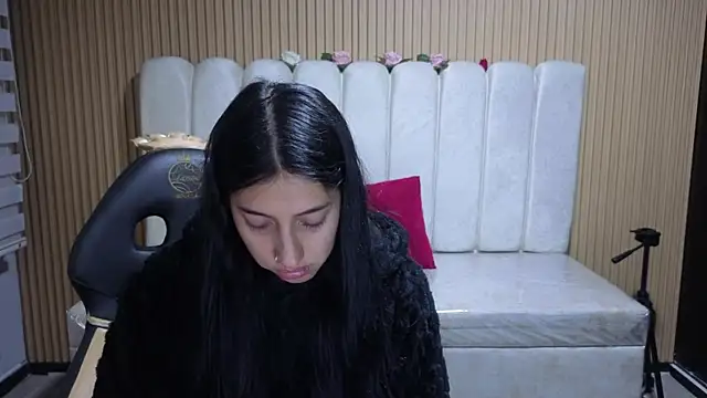 Snapshot of Melannyy_V chatting on 04.16.26 Melannyy V online show from 04.16.26