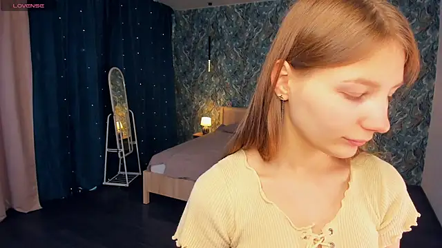 AndriaWhitford online show from 04.12.26