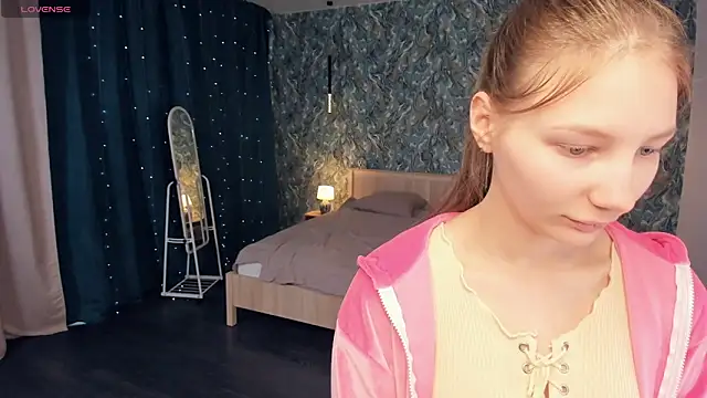 AndriaWhitford online show from 04.13.26