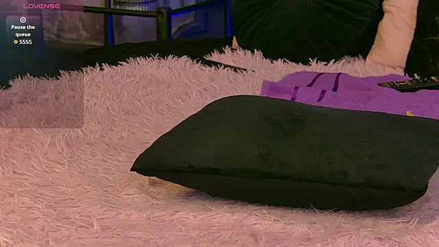 DivaCassie online show from 04.06.26