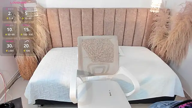 Snapshot of ariasoo_ chatting on 03.28.26 ariasoo online show from 03.28.26