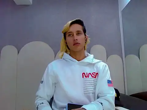 samantha bliss24 online show from 04.15.26