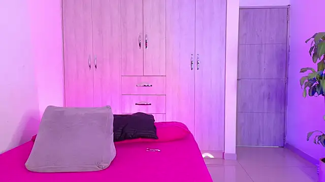 isabellahofmann online show from 04.10.26