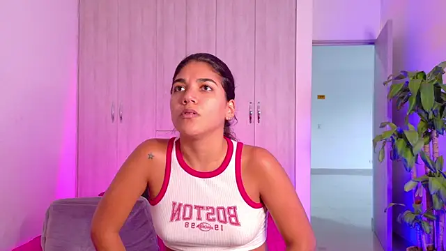 isabellahofmann online show from 04.15.26