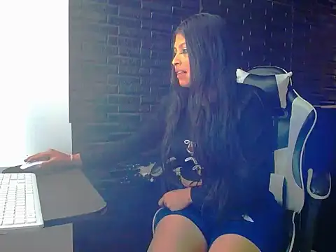 AuroraVelvet online show from 03.22.26