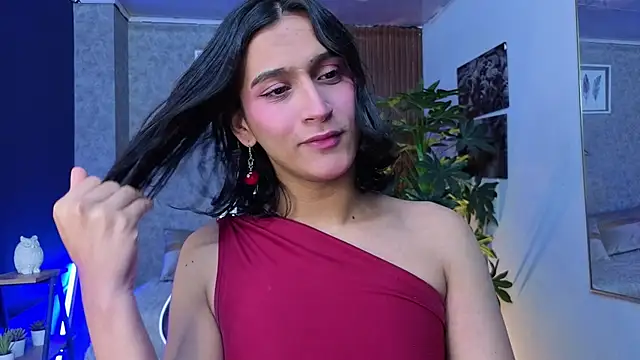 Snapshot of Zoee_Kiss_ chatting on 07.16.26 Zoee Kiss online show from 07.16.26