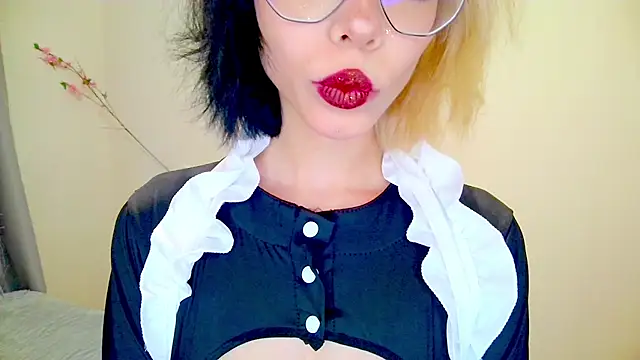 Layla Muur online show from 03.31.26