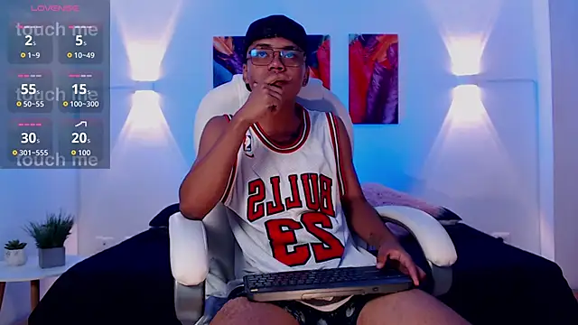 thiagosterling online show from 04.08.26