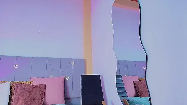 LiiaaGenner online show from 04.13.26