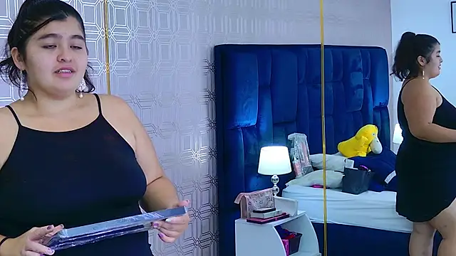 Dahlia Lee online show from 04.17.26