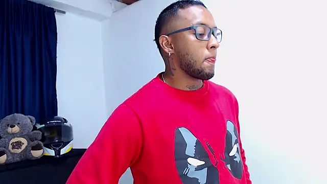 MascTyler online show from 04.08.26