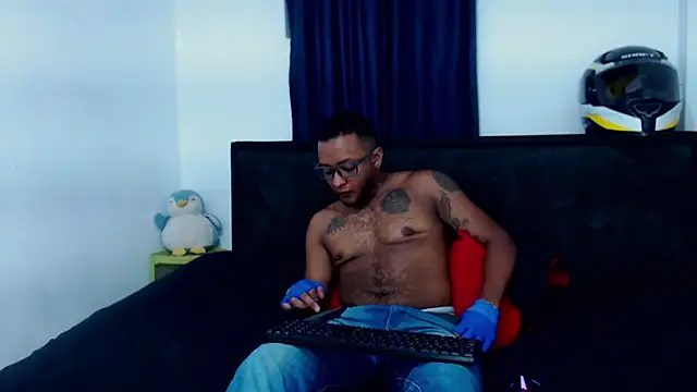 MascTyler online show from 04.13.26