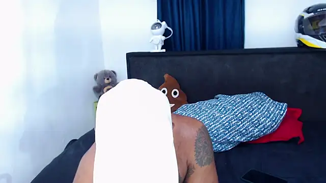 MascTyler online show from 04.14.26