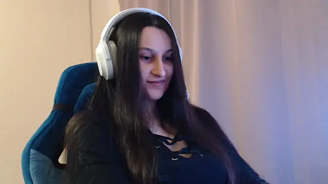 Snapshot of RiffedEye chatting on 03.26.26 RiffedEye online show from 03.26.26