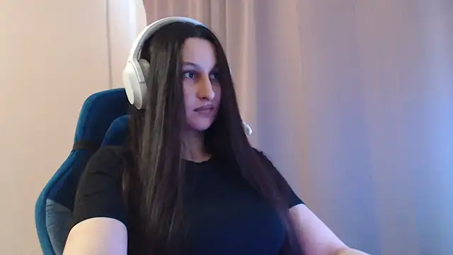 Snapshot of RiffedEye chatting on 03.27.26 RiffedEye online show from 03.27.26