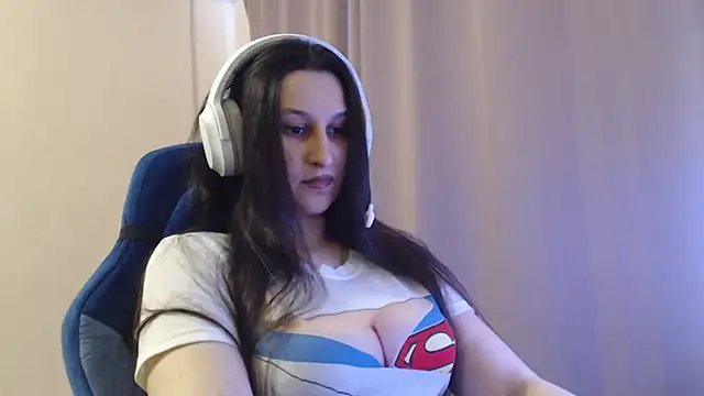 Snapshot of RiffedEye chatting on 03.31.26 RiffedEye online show from 03.31.26