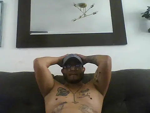 HOTB0Y18 online show from 04.14.26