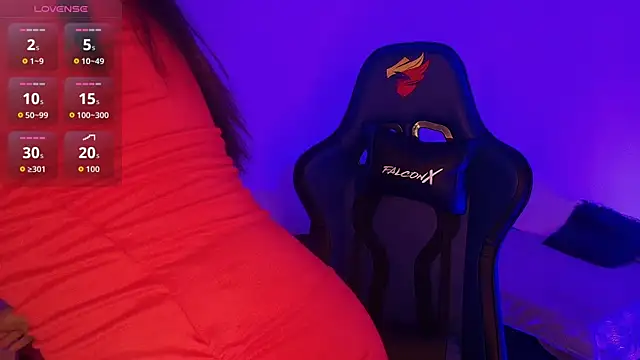 Nicolwhitee online show from 04.10.26