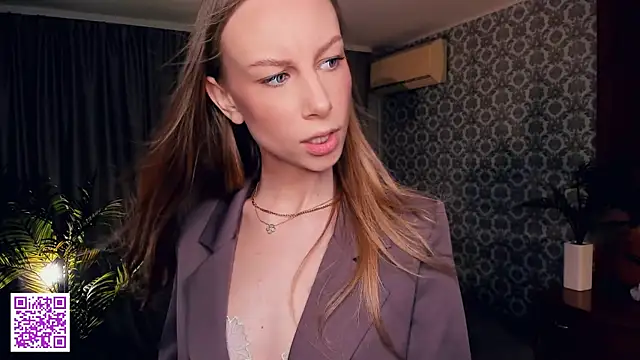 AmilyAmilli online show from 04.09.26