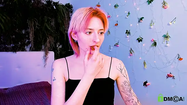 Kira  Cutie online show from 05.15.26