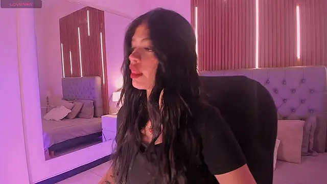 Snapshot of LiaSalvatore chatting on 03.21.26 LiaSalvatore online show from 03.21.26