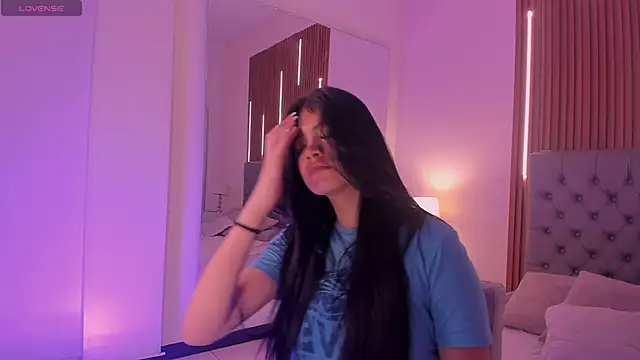 Snapshot of LiaSalvatore chatting on 03.25.26 LiaSalvatore online show from 03.25.26