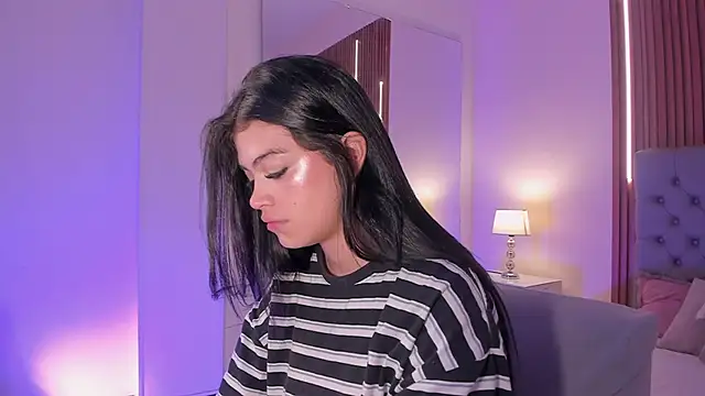 Snapshot of LiaSalvatore chatting on 04.08.26 LiaSalvatore online show from 04.08.26