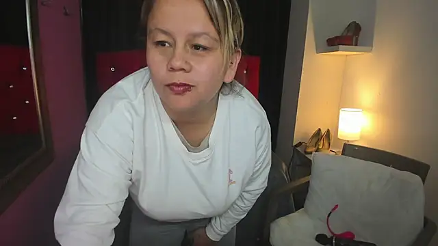 ScarletBigTitties online show from 04.02.26