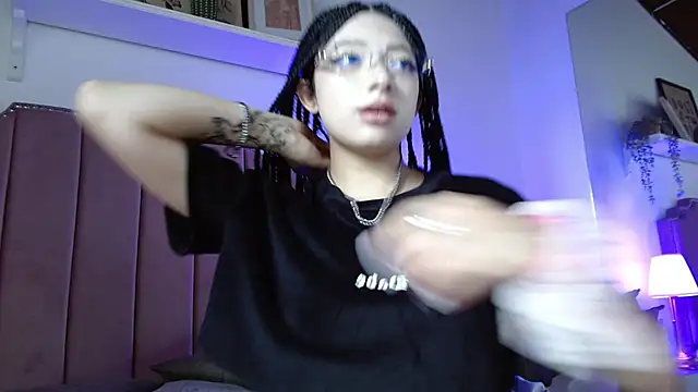 shiny foxeyes online show from 04.07.26