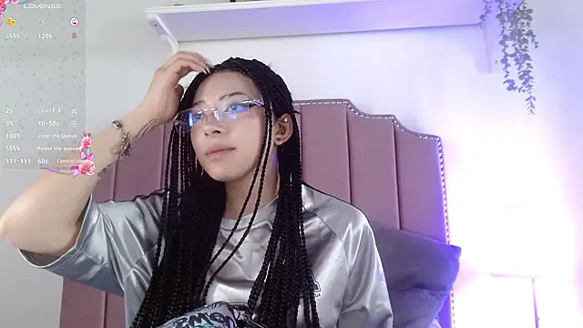 shiny foxeyes online show from 04.10.26