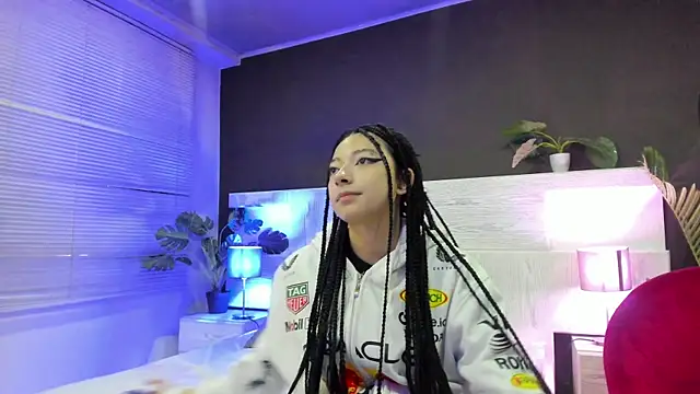 shiny foxeyes online show from 04.11.26