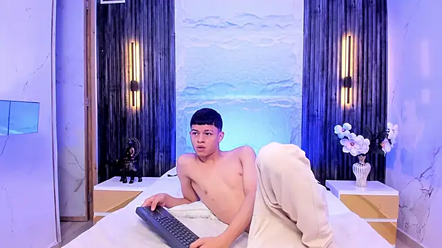 Apolo jonnes online show from 04.07.26