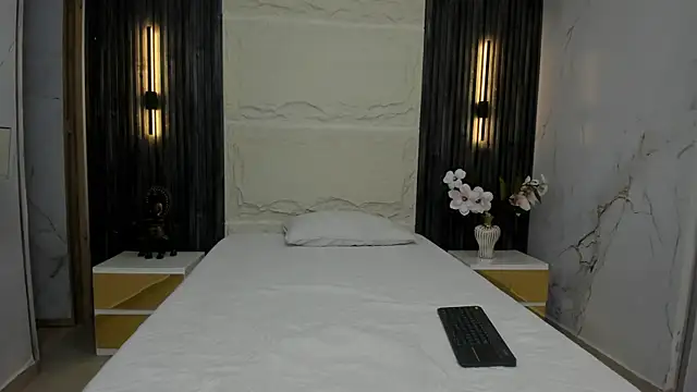 Apolo jonnes online show from 04.15.26