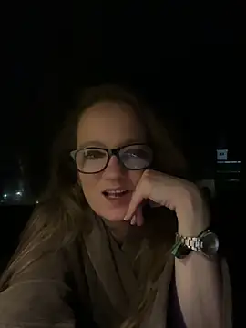 LizzieZ1975 online show from 05.02.26