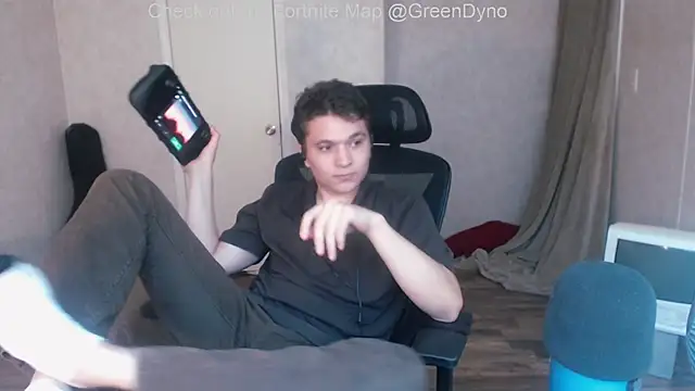 Snapshot of GreenDynomite chatting on 07.13.26 GreenDynomite online show from 07.13.26