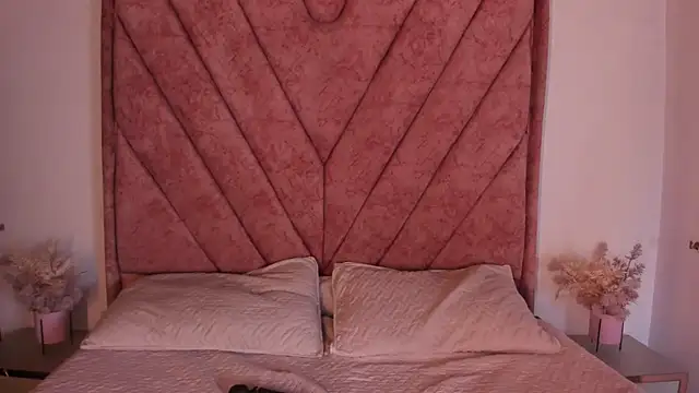 lana lanna  online show from 04.08.26