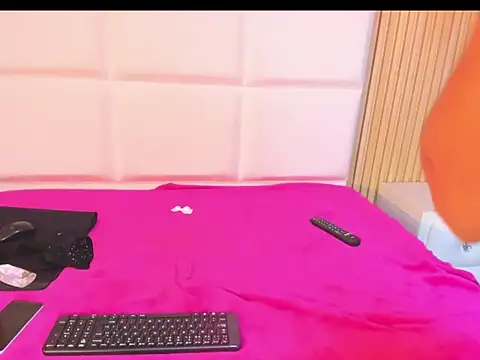 Melany Rousse26 online show from 04.14.26