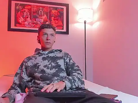 Noahh Saky online show from 03.25.26