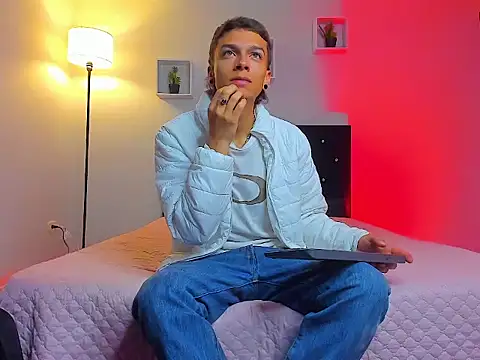 Noahh Saky online show from 04.12.26