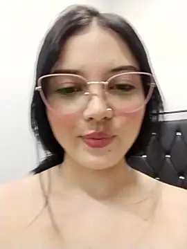 Snapshot of veleria_allurin chatting on 06.12.26 veleria allurin online show from 06.12.26