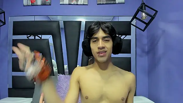  ArchieBlu  online show from 03.31.26