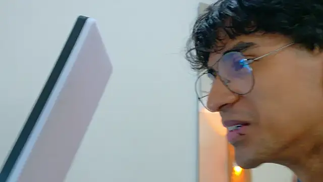  ArchieBlu  online show from 04.03.26