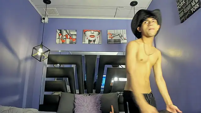  ArchieBlu  online show from 04.04.26