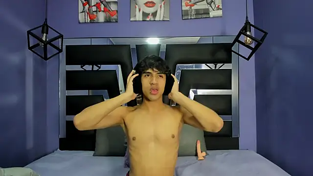  ArchieBlu  online show from 04.07.26